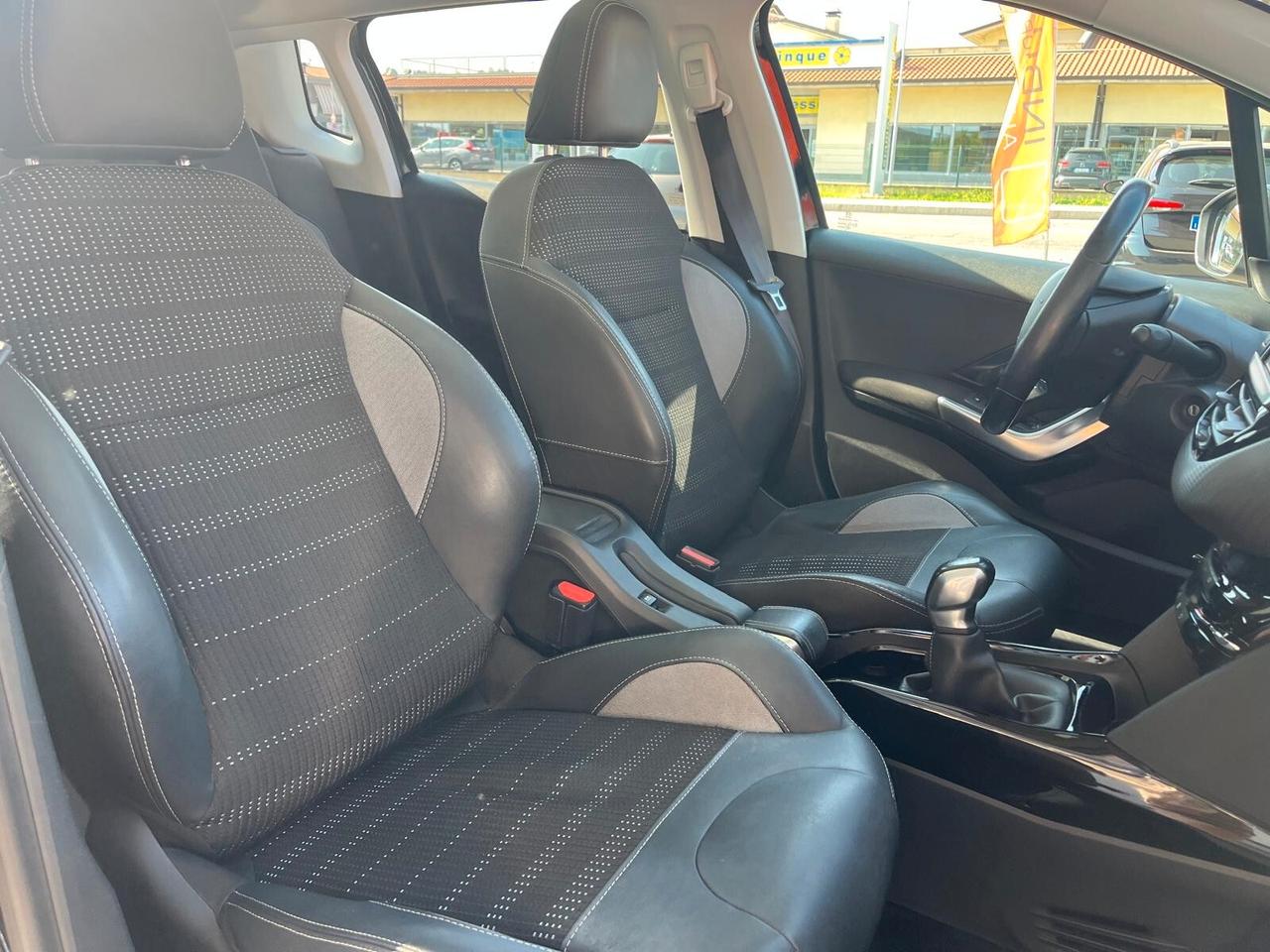 Peugeot 2008 2008 1.2 puretech t Allure s