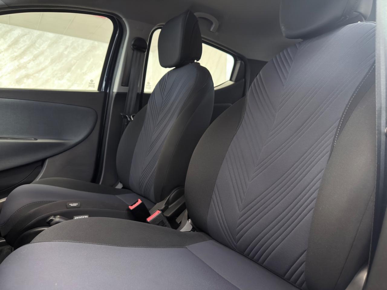 Lancia Ypsilon 1.0 FireFly 5 porte S&S Hybrid Ecochic A. Ferretti