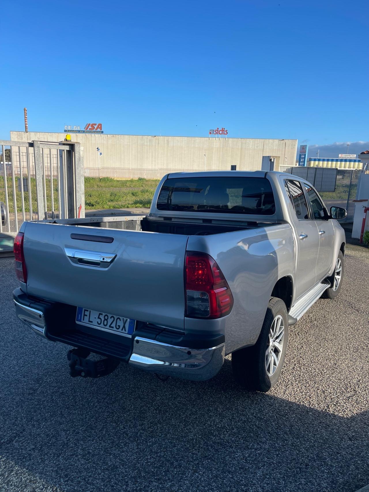 TOYOTA Hilux 2.4D4D EXECUTIVE my17"