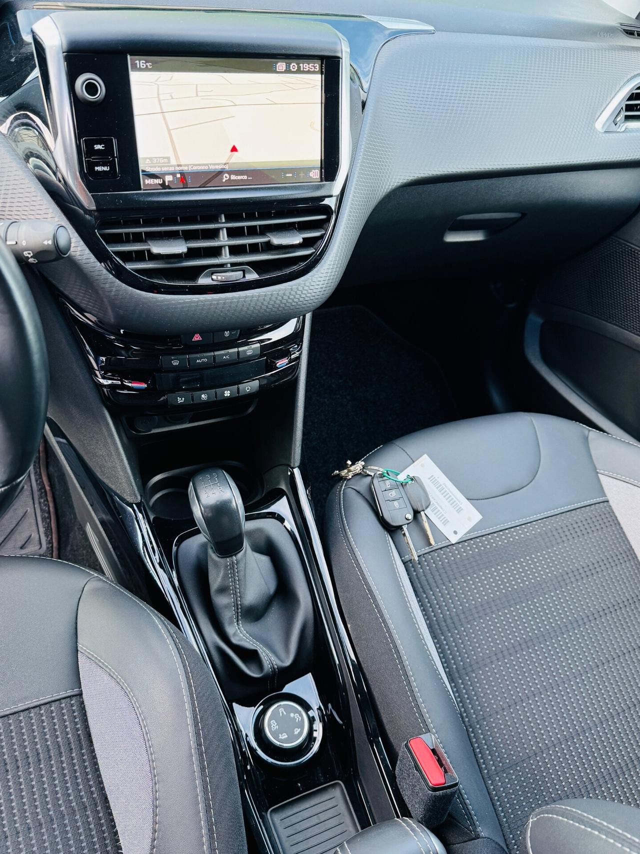 Peugeot 2008 BlueHDi 100 S&S Allure