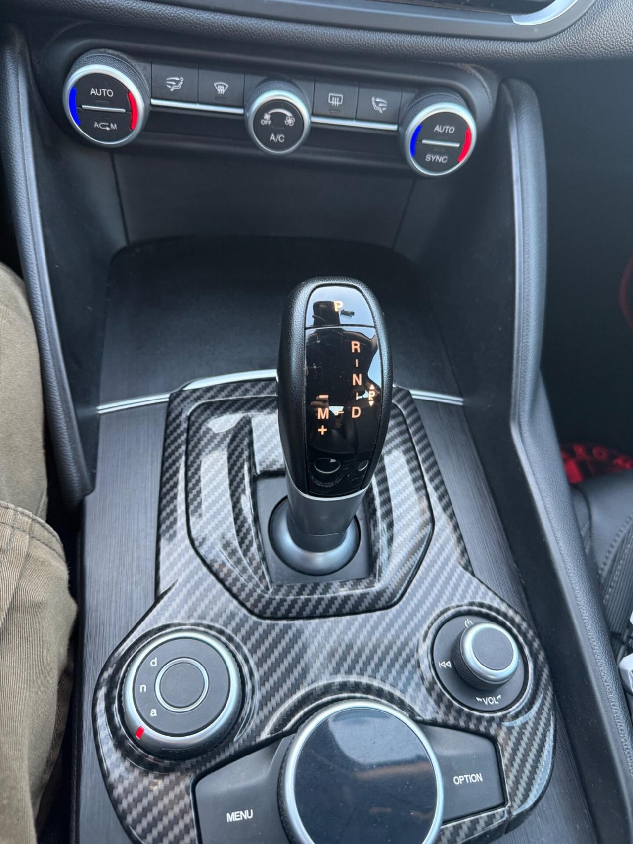 Alfa Romeo Giulia 2.2 Turbodiesel 180 CV Business Sport