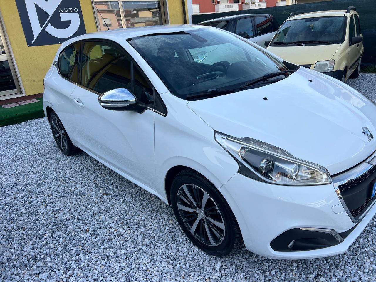 Peugeot 208 PureTech 82 3 porte Allure