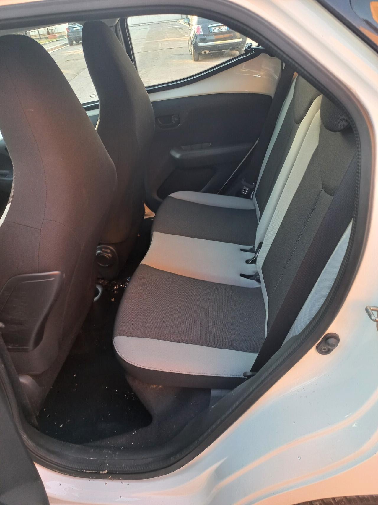 Toyota Aygo 1.0 VVT-i 69 CV 5 porte x-play km 44000
