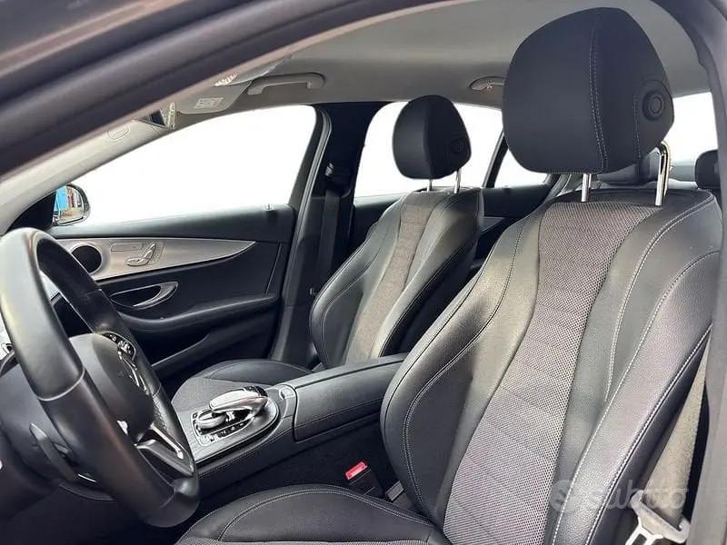Mercedes-Benz Classe E - W213 Berlina - E 220...