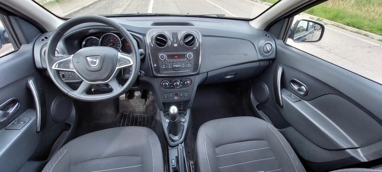 DACIA SANDERO 1,0 GPL DI SERIE CASA MADRE 100 CV TELEFONO X NEOPATENTATI IMPECCABILE