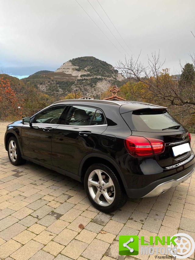 MERCEDES-BENZ GLA 200 d Automatic 4Matic Premium