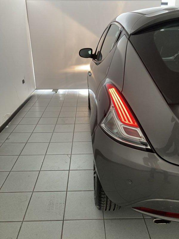 Lancia Ypsilon Ypsilon 1.2 69 CV 5 porte Platinum