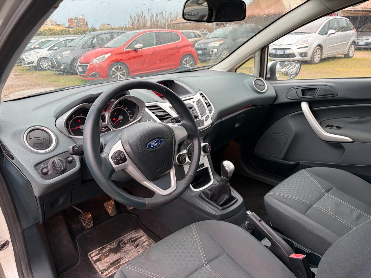 FORD FIESTA 1.2 ANNO 2011 KM 103.000 ADATTA NEOPATENTATI