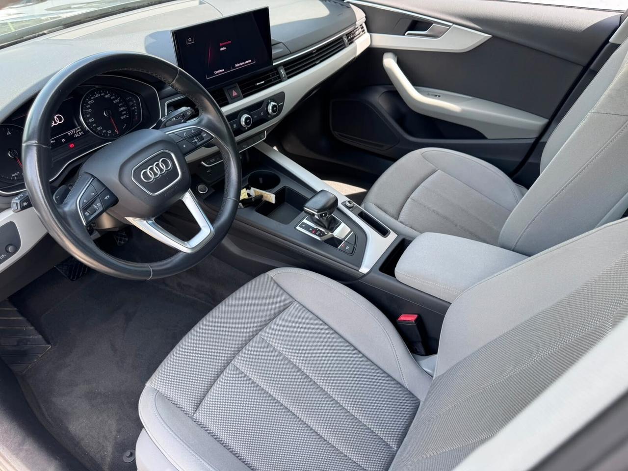 Audi A4 Avant 30 TDI/136 CV S tronic Business Advanced*EURO6