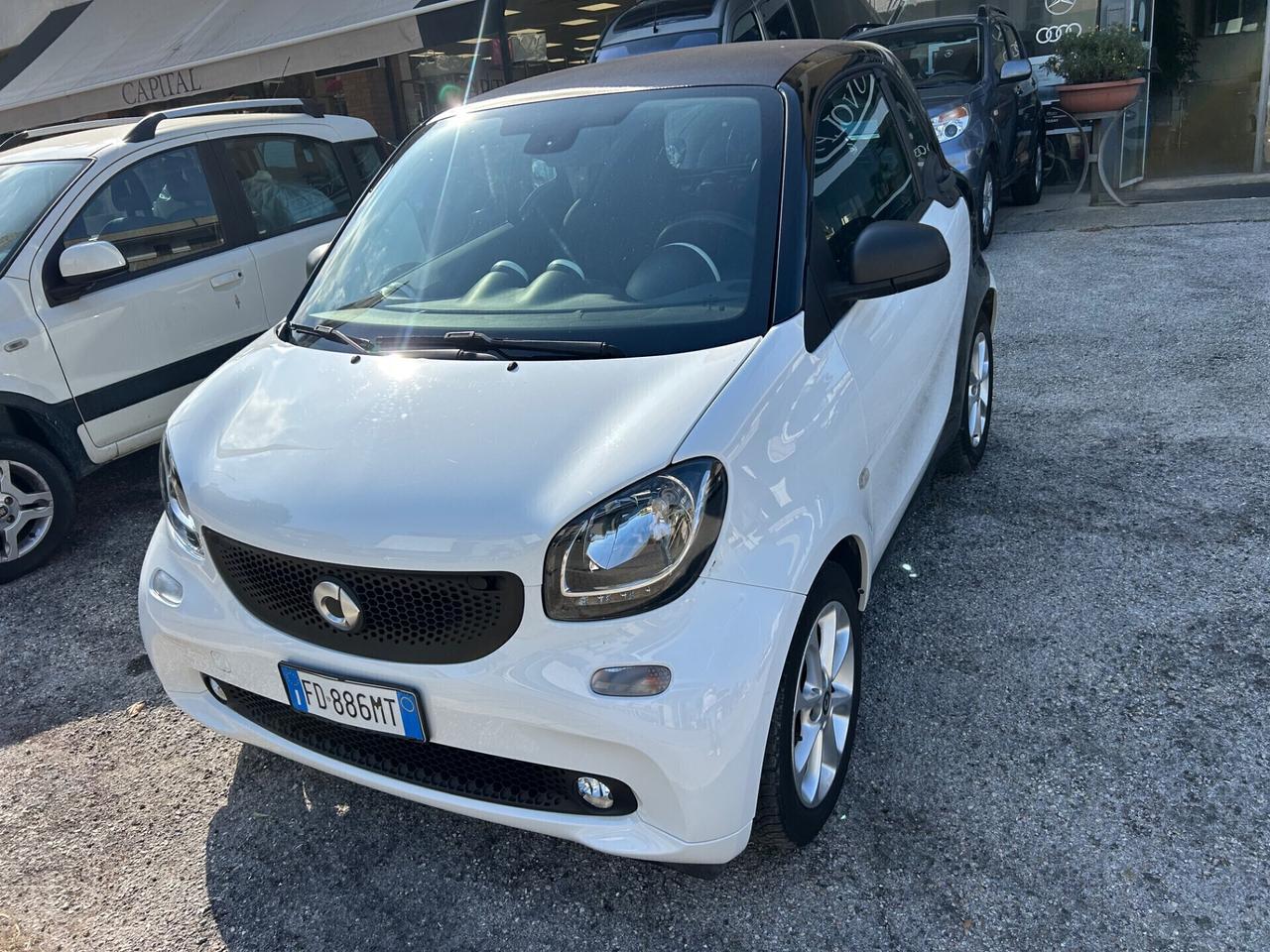 Smart ForTwo 70 1.0 CAMBIO MANUALE neopatentati
