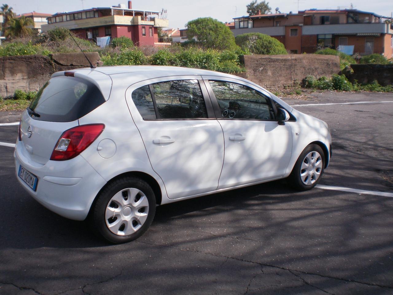 Opel Corsa 1.2 5 porte Cosmo GPL