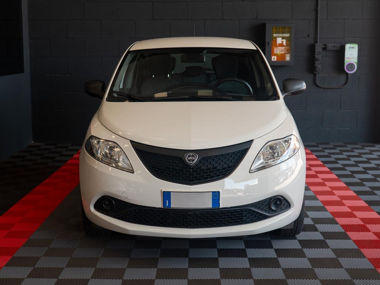 Lancia Ypsilon 1.0 FireFly Hybrid 70 cv 5 porte