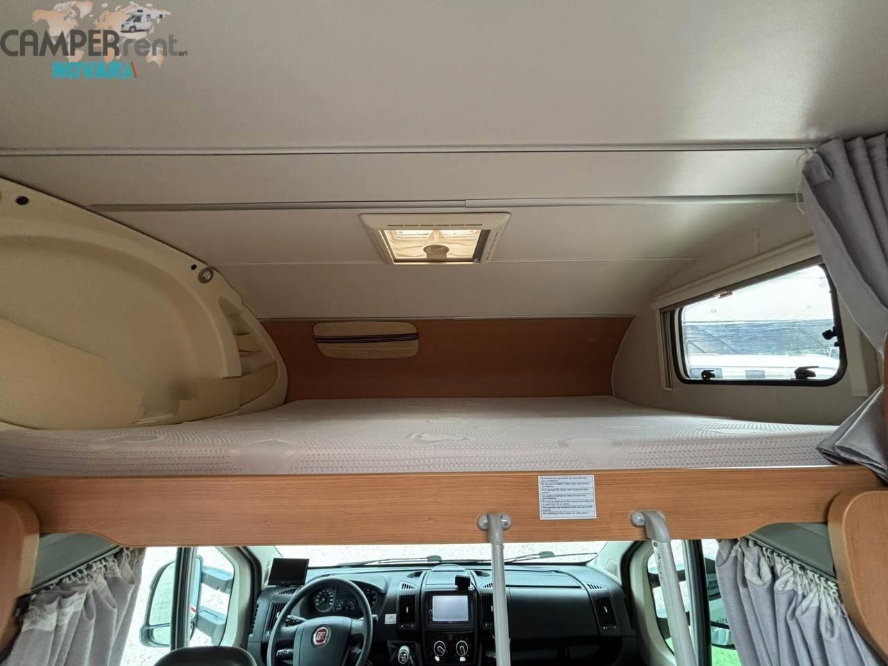 CHALLENGER GENESIS 65 - mansardato con doppia Dinette e letti a castello in coda