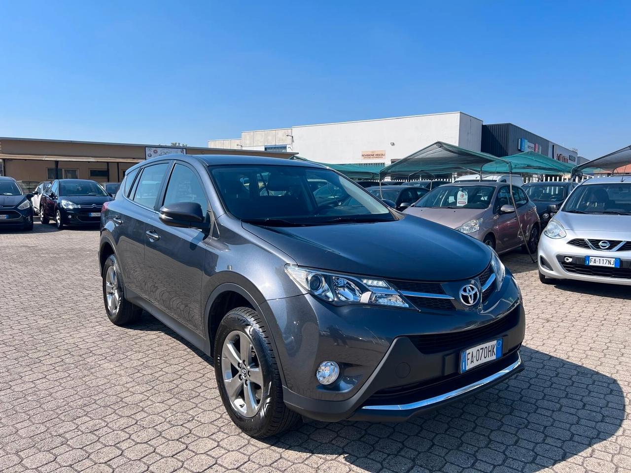 Toyota RAV 4 RAV4 2.0 D-4D 2WD Style White Ed.