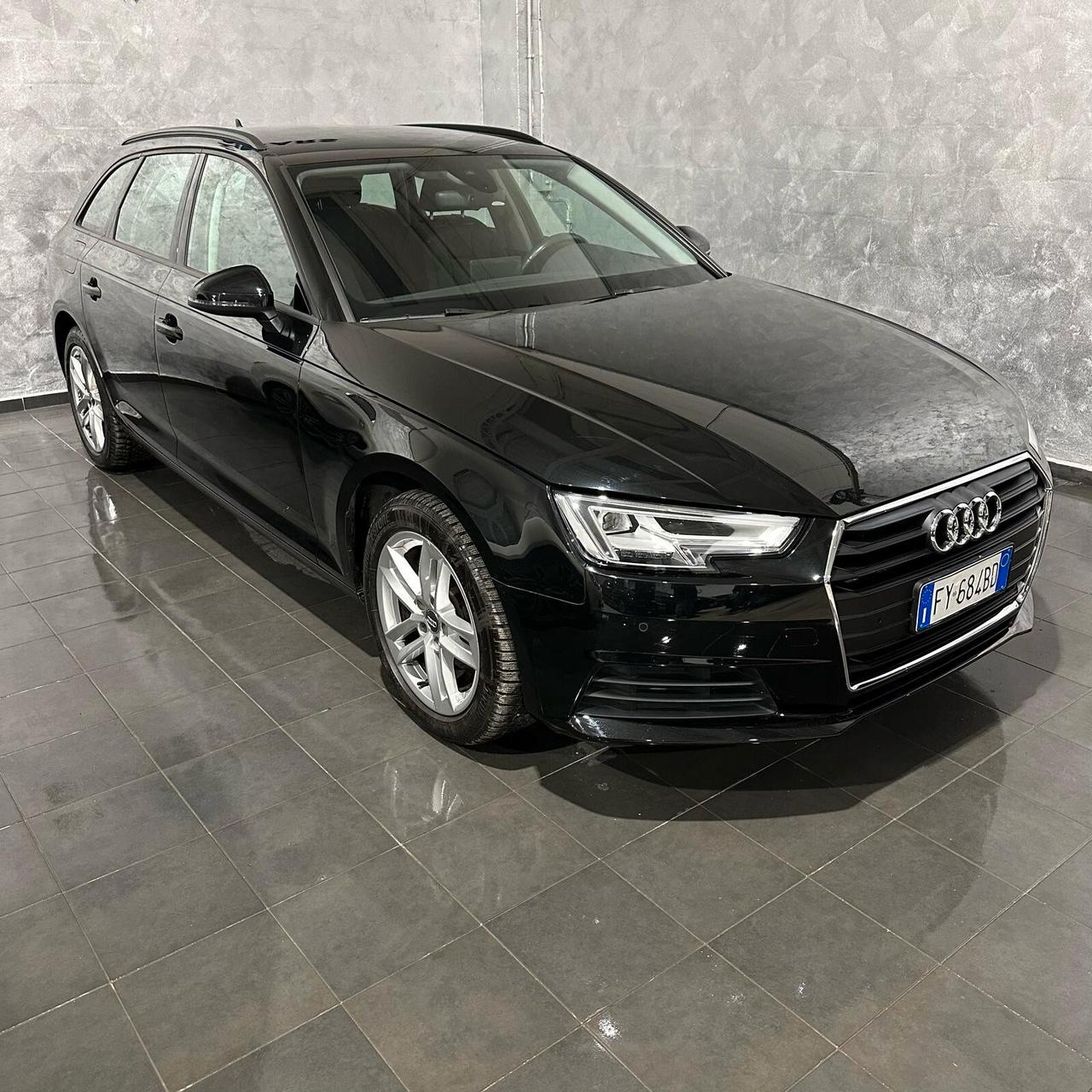 Audi A4 Avant 30 TDI S tronic Business