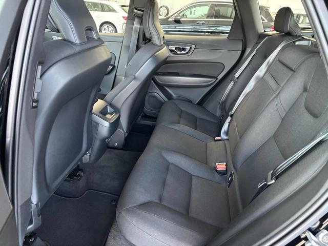 VOLVO XC60 B4 (d) AWD Geartronic Business