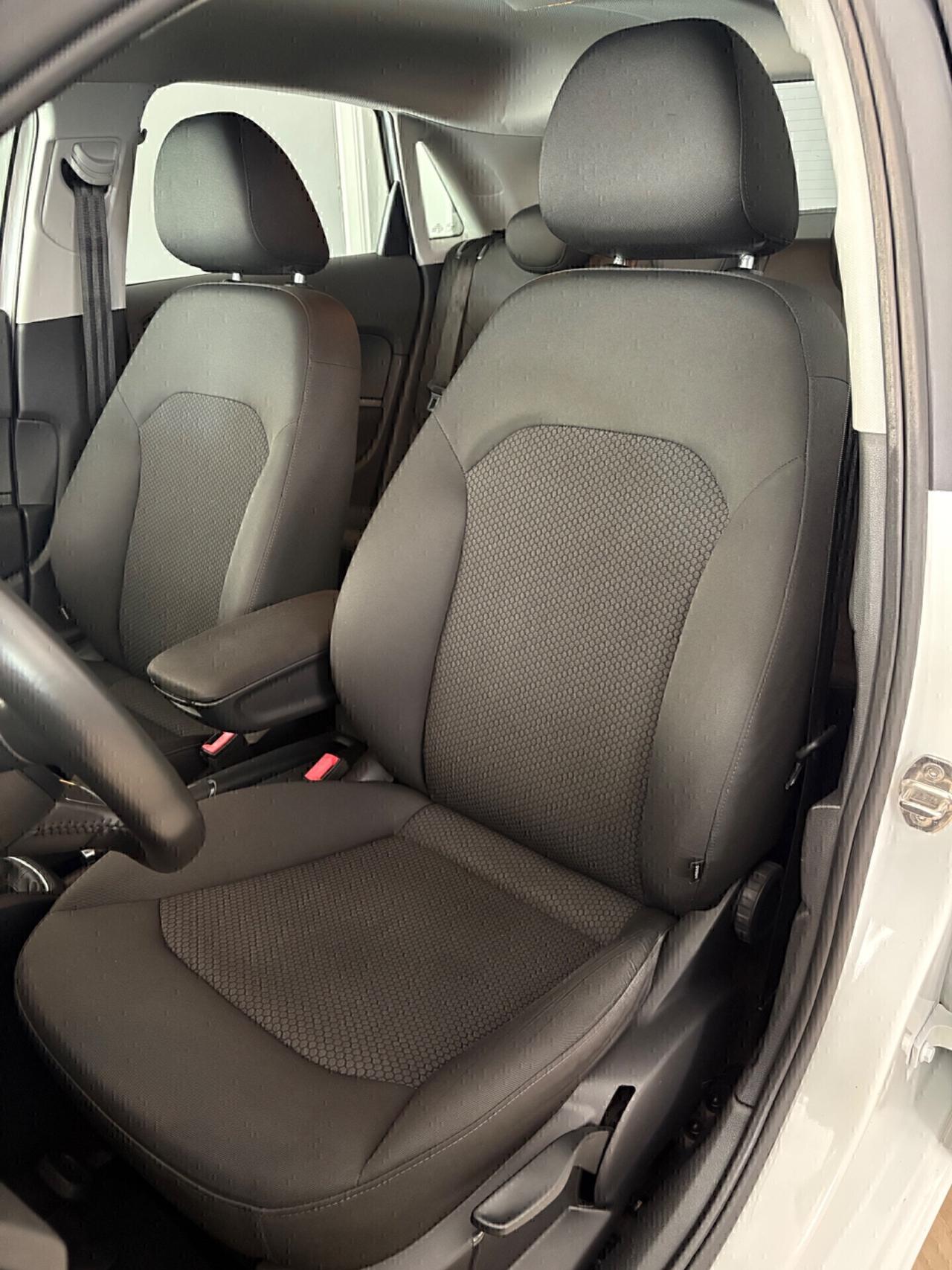 Audi A1 SPORTBACK 1.4 TDI Metal plus