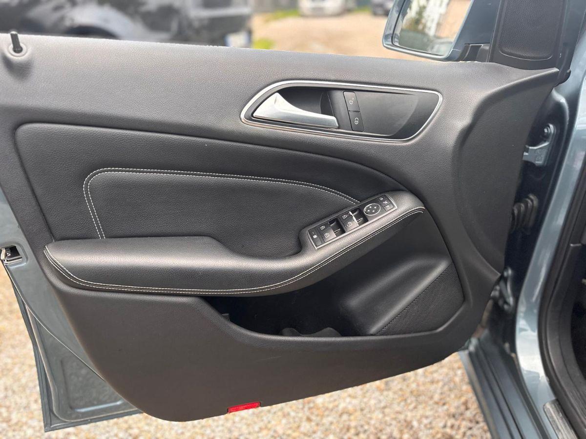 MERCEDES - Classe B - B 200 Automatic 4Matic Premium