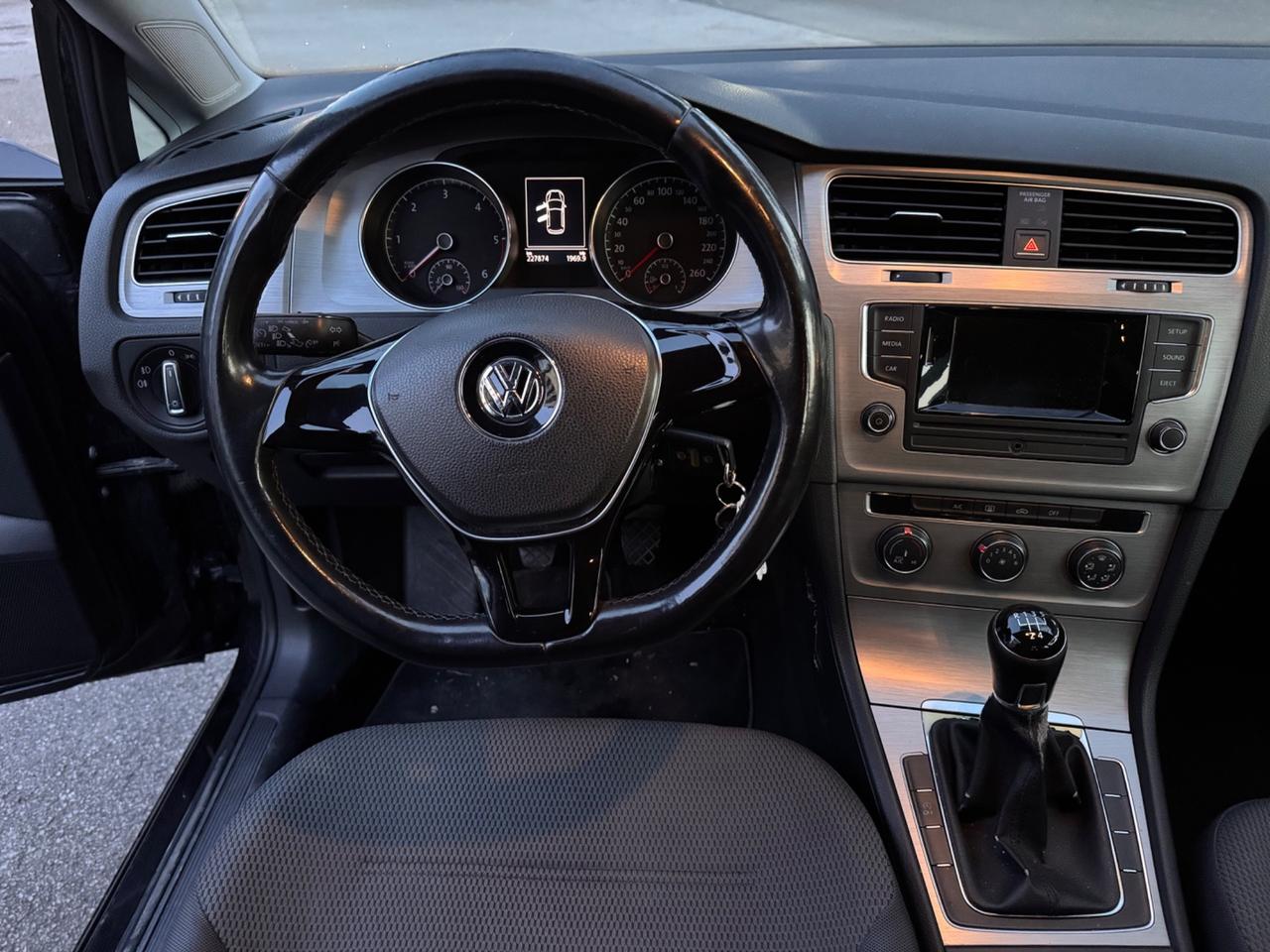 VW Golf 1.6 TDI 5p. Highline neopaten garanzia 12 mesi