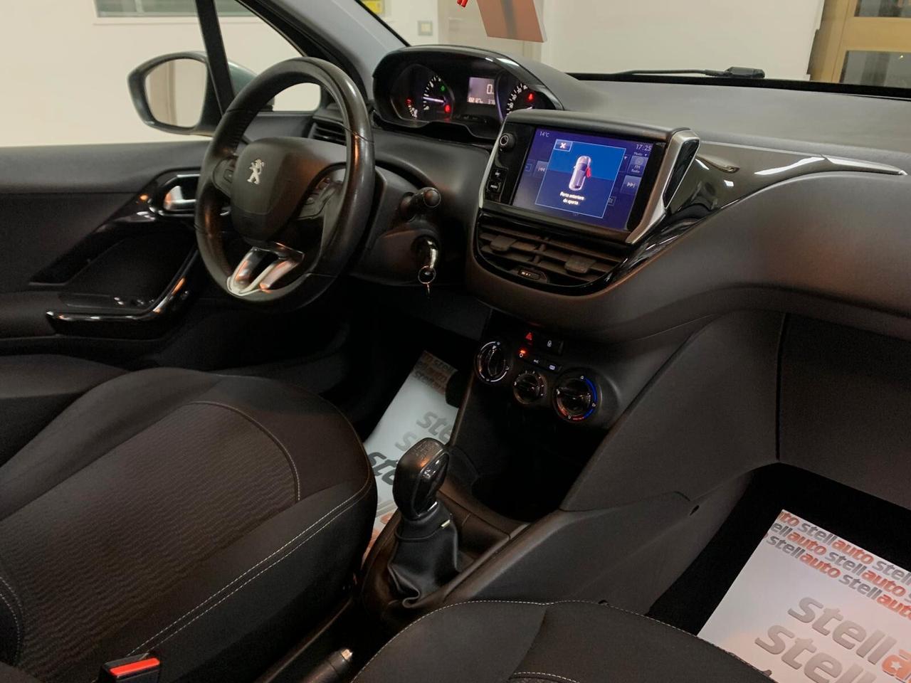 Peugeot 208 PureTech 82 5 porte Allure