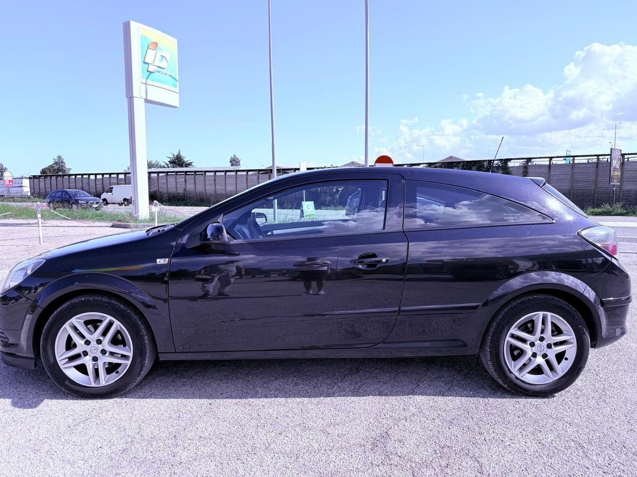 Opel Astra GTC 1.3 CDTI 3 porte Ok neopatentati