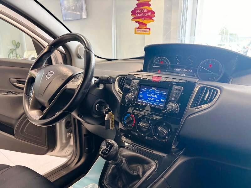 Lancia Ypsilon 1.2 69 CV Gold