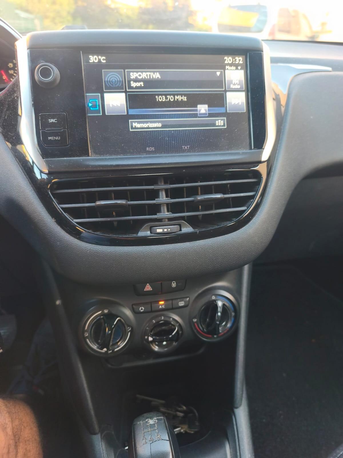 Peugeot 208 2014---1.4 Diesel Neopatentati