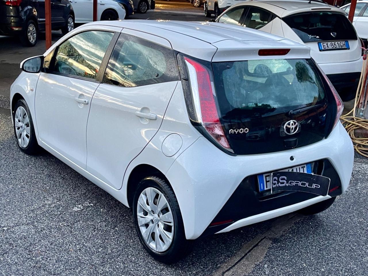 Aygo 1.0 VVT-i 72 CV-unipro-automatica-neopatentati