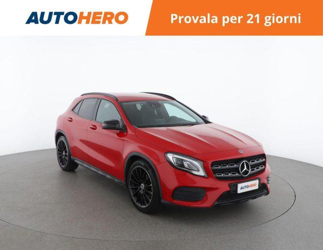 MERCEDES-BENZ GLA 200 Premium