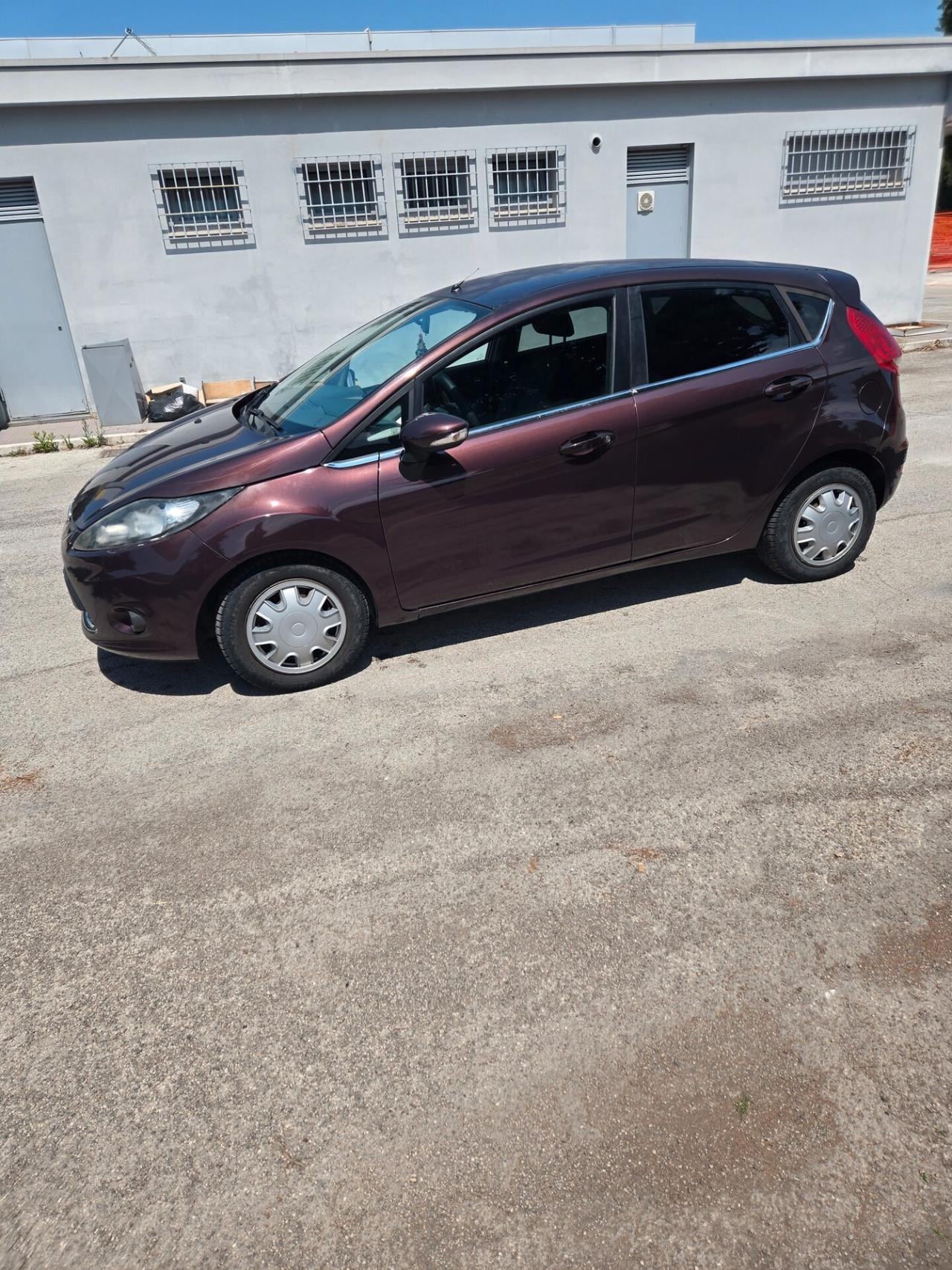 Ford Fiesta 1.4 16V 5p. Ghia