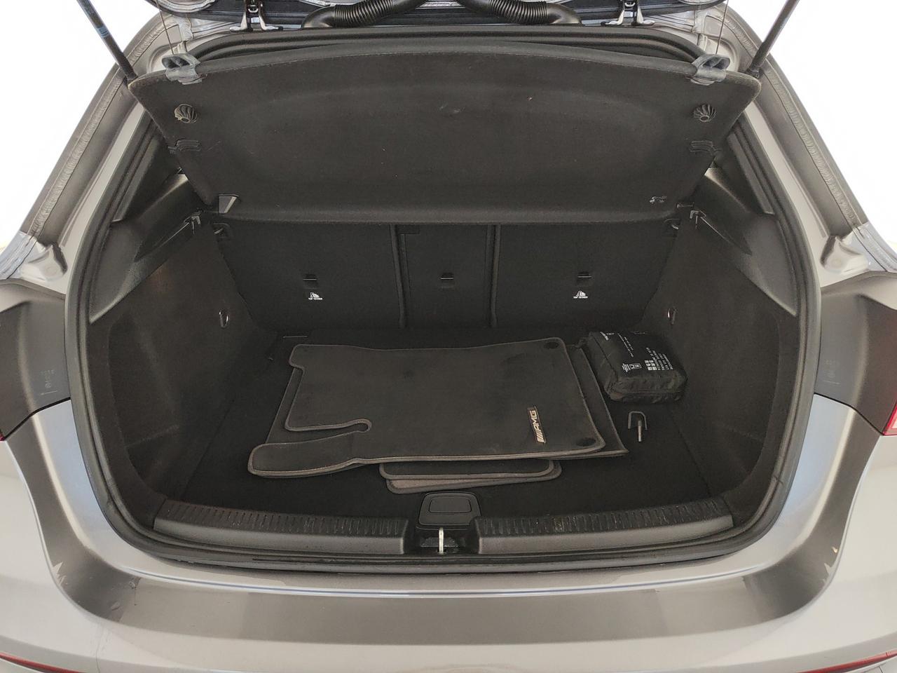 Mercedes-Benz A 200 d Premium auto