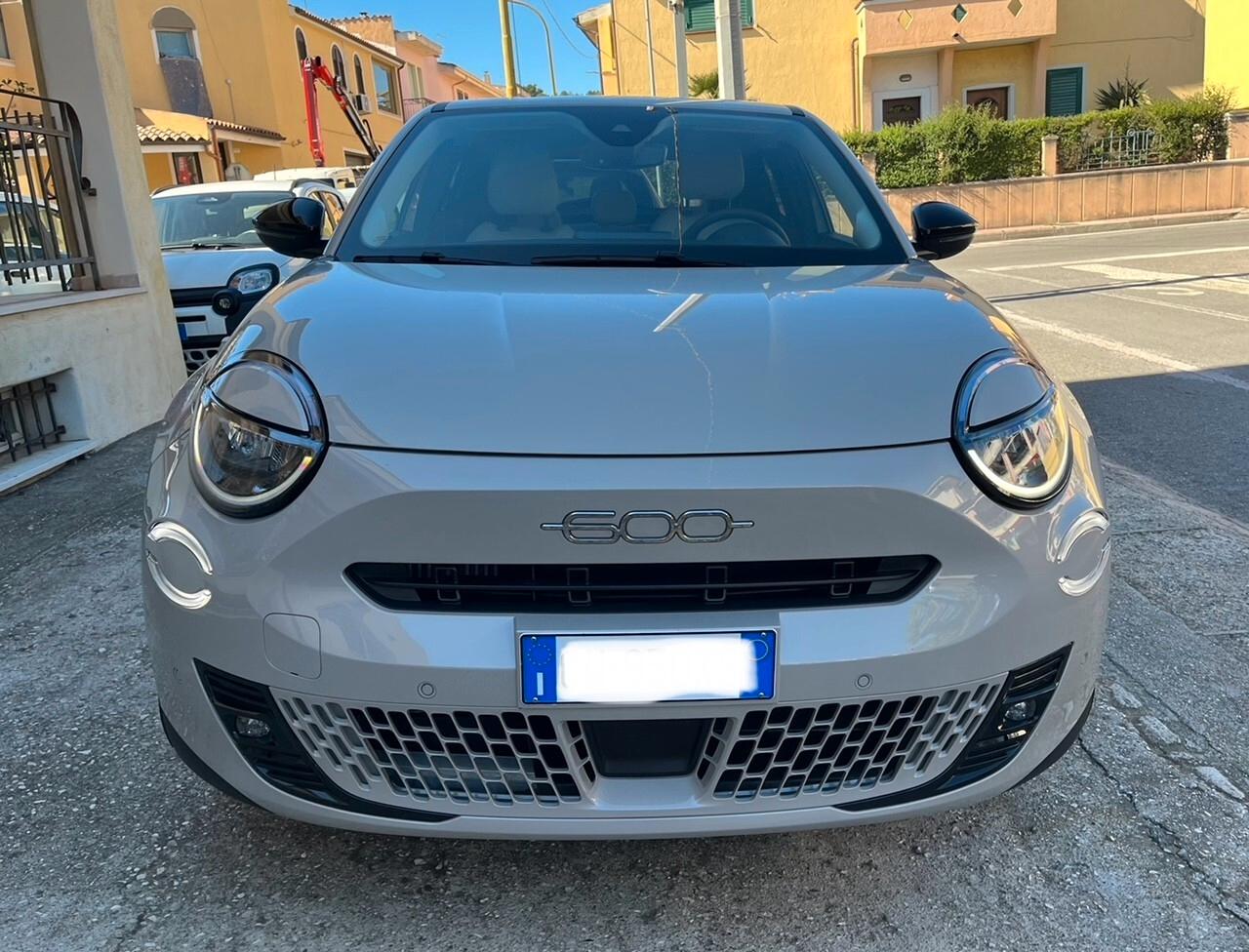 Fiat 600 Hybrid 110 CV DCT MHEV La Prima