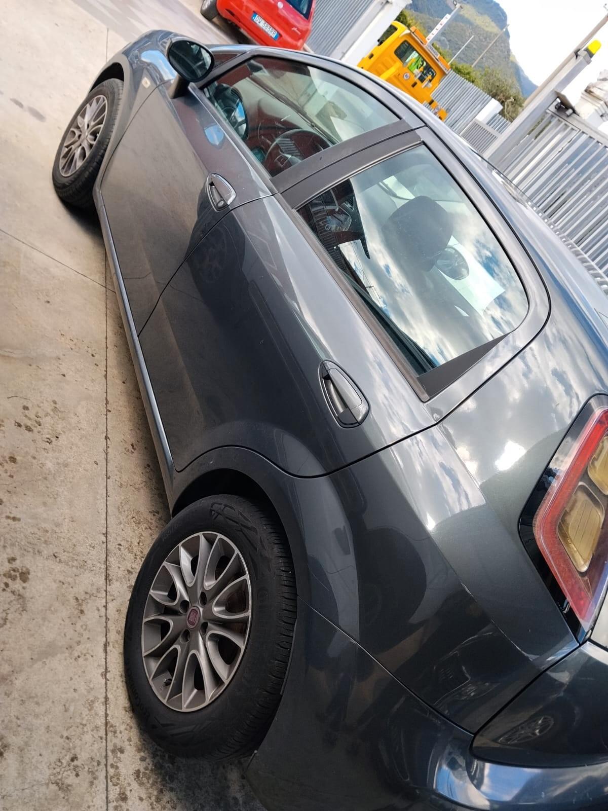 Fiat Punto 1.3 MJT II 75 CV 5 porte Virgin Radio