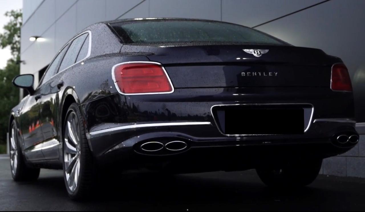 Bentley Flying Spur V8 - 549 CV