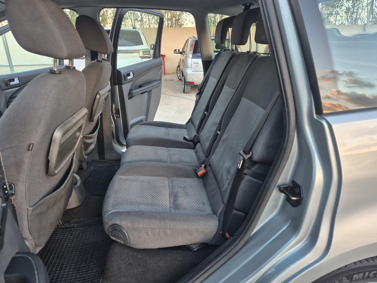 Ford Focus C-Max 1.6 TDCi (110CV)