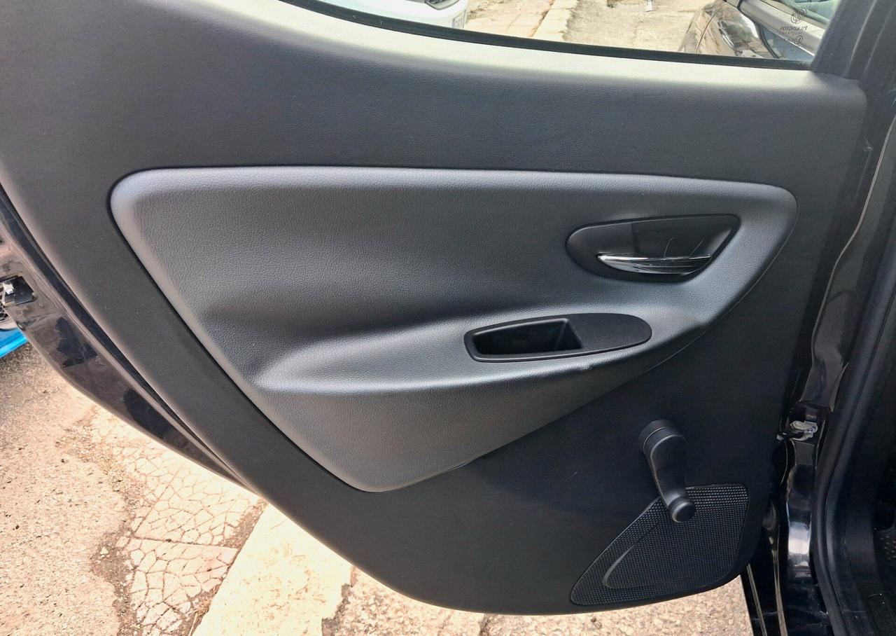 LANCIA YPSILON GOLD 1.2 BENZINA 70CV