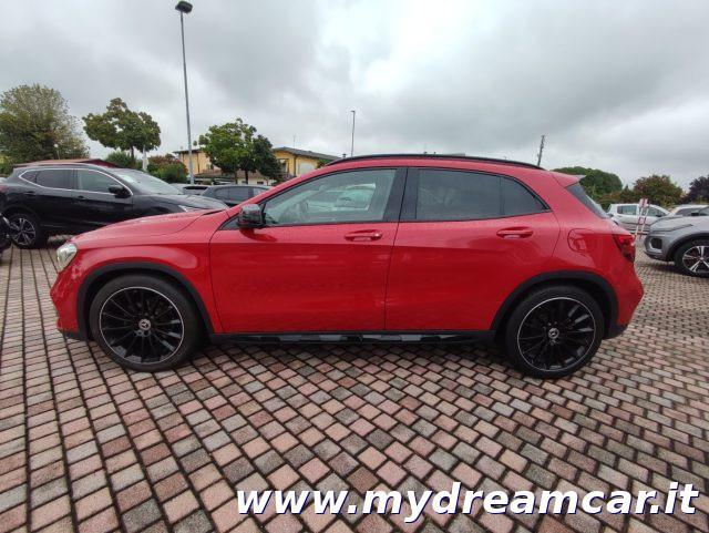 MERCEDES-BENZ GLA 200 Automatic Premium 156cv