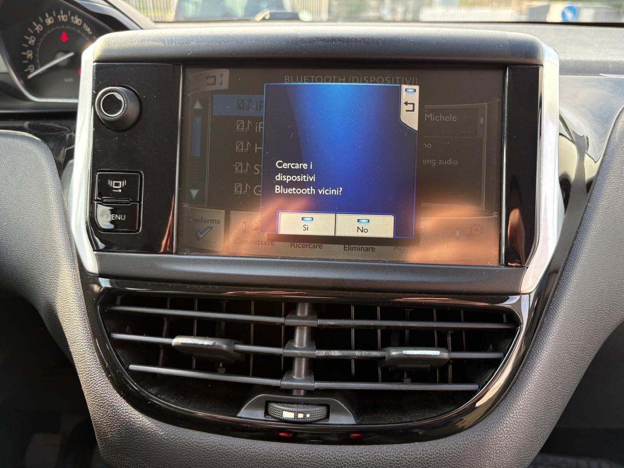 Peugeot 208 VTI ok per NEOPATENTATI