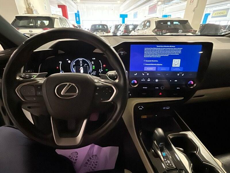 Lexus NX Plug-in Luxury 4WD