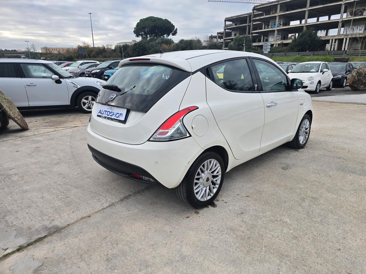 Lancia Ypsilon 1.2 69 CV 5 porte Platinum