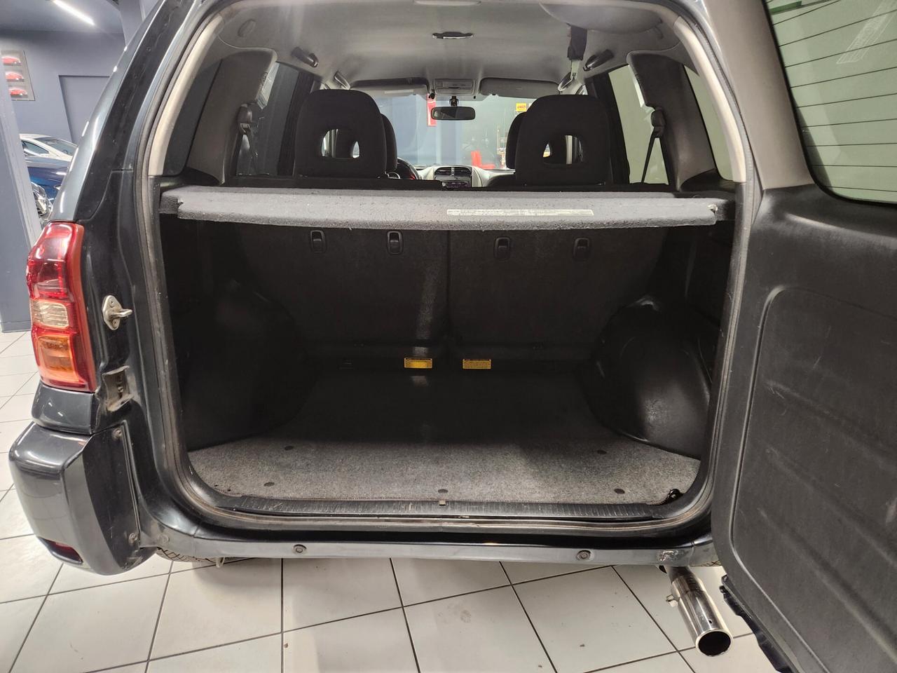 Toyota RAV 4 RAV4 2.0 Tdi D-4D cat 5 porte Sol
