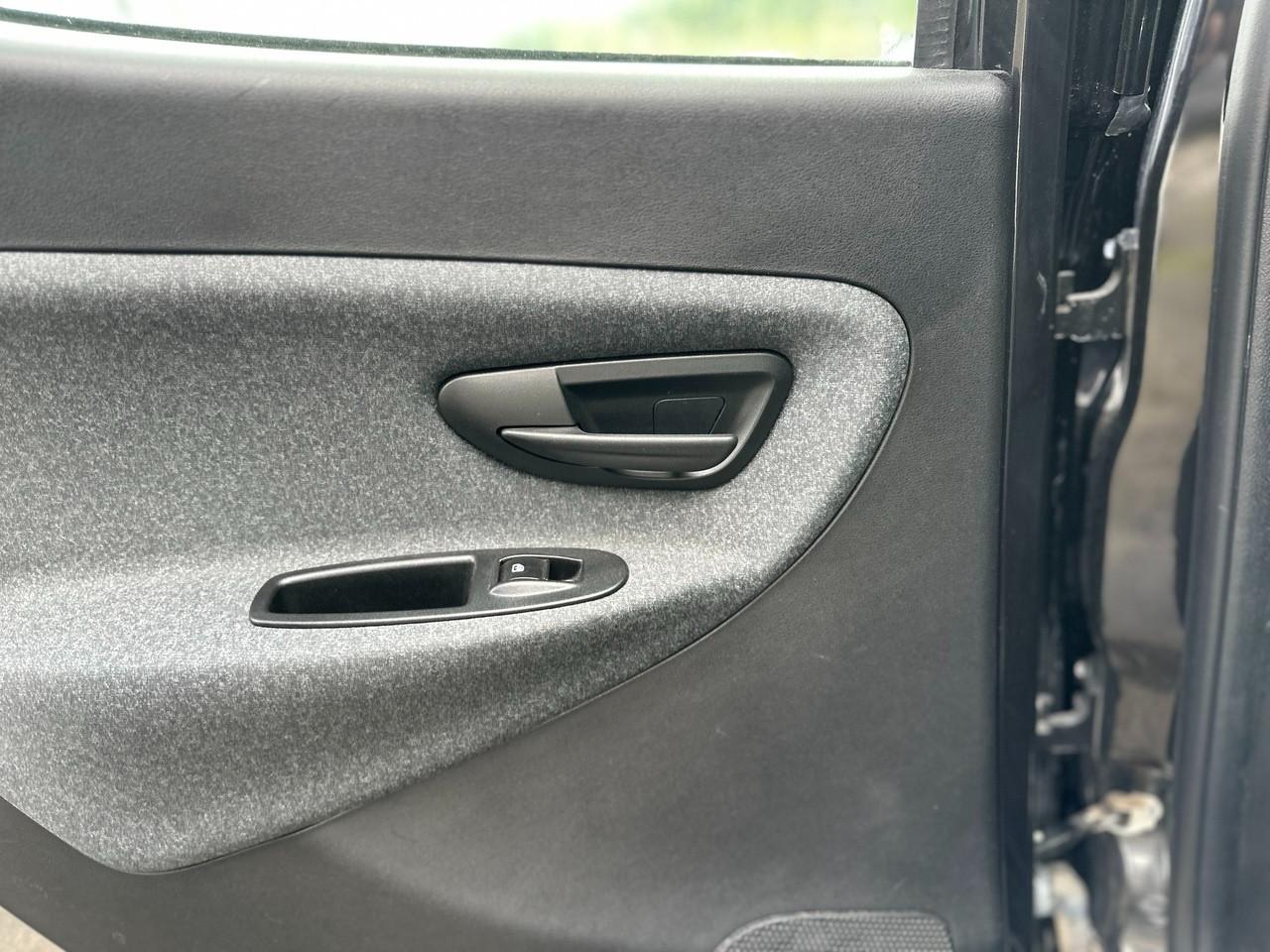 LANCIA Ypsilon III 2021 - Ypsilon 1.0 firefly hybrid Silver s&s 70cv