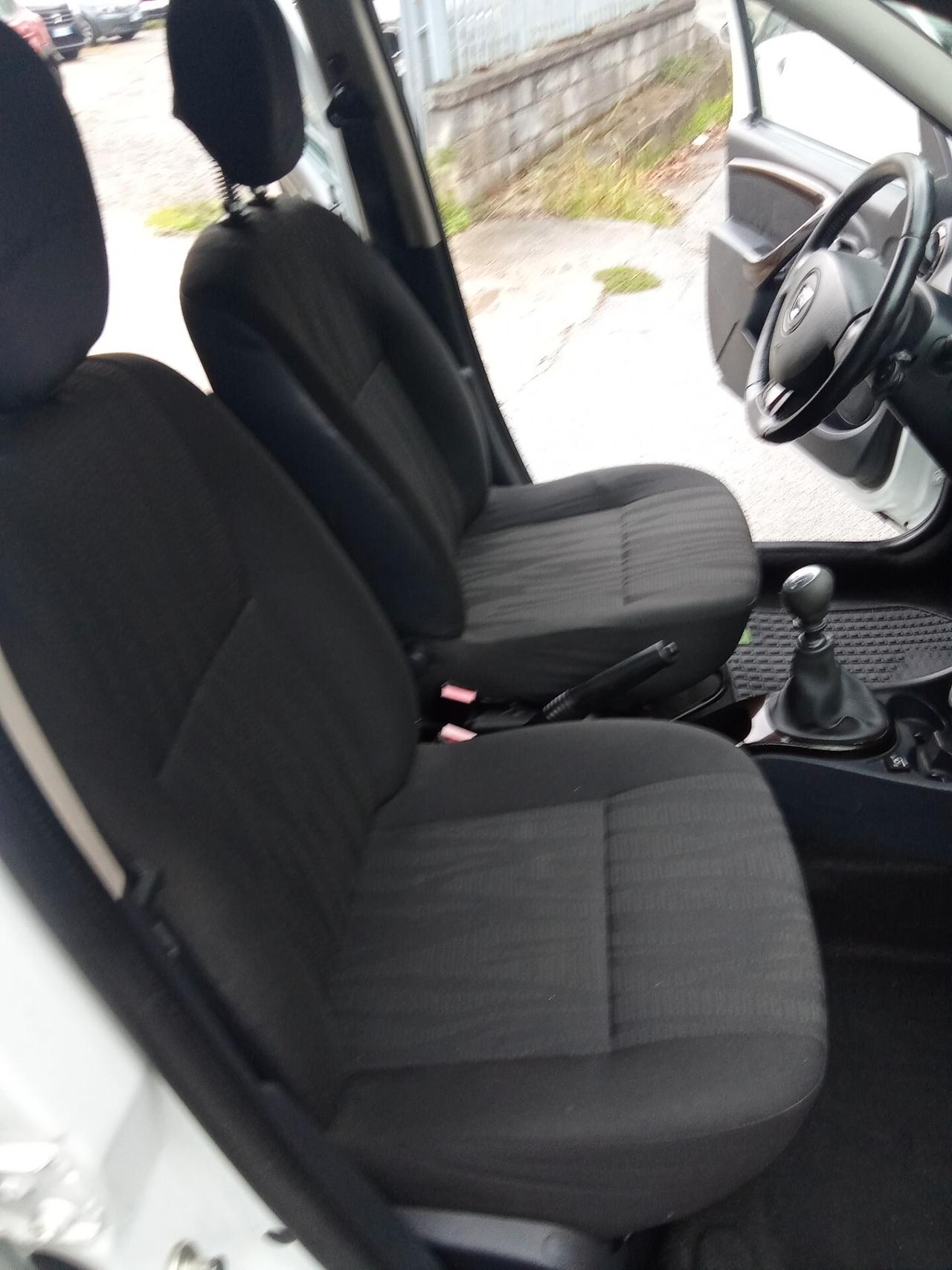 Dacia Duster 1.6 110CV 4x4 GPL 011