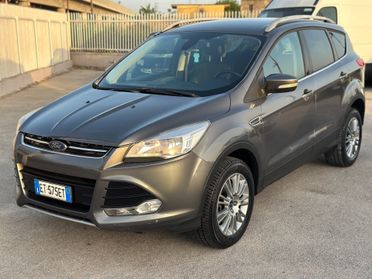 Ford Kuga 2014 2.0 TDCI 140 CV 4WD Titanium DA VETRINA
