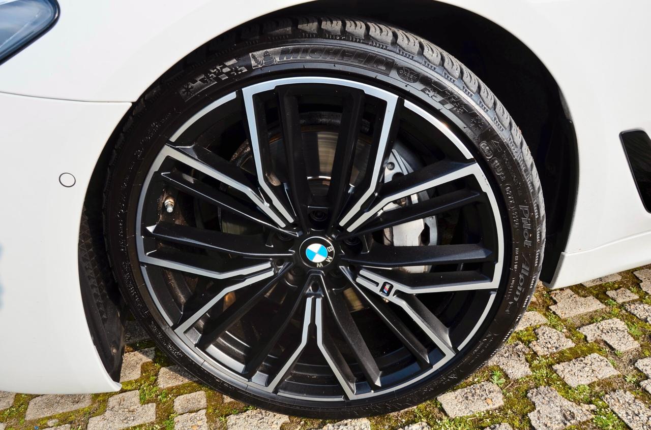 BMW 540d TOURING MHEV 48V XDRIVE MSPORT 340cv AUT, UNICOPROPRIETARIO, GARANZIA BMW, PACCHETTO MANUTENZIONE, UFF ITALIANA, FULL LED, RETROCAMERA, 20", PERMUTE