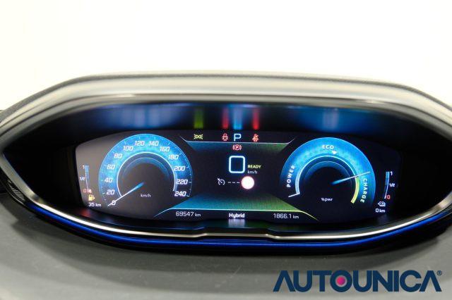 PEUGEOT 3008 HYBRID4 300 E-EAT8 ALLURE PACK