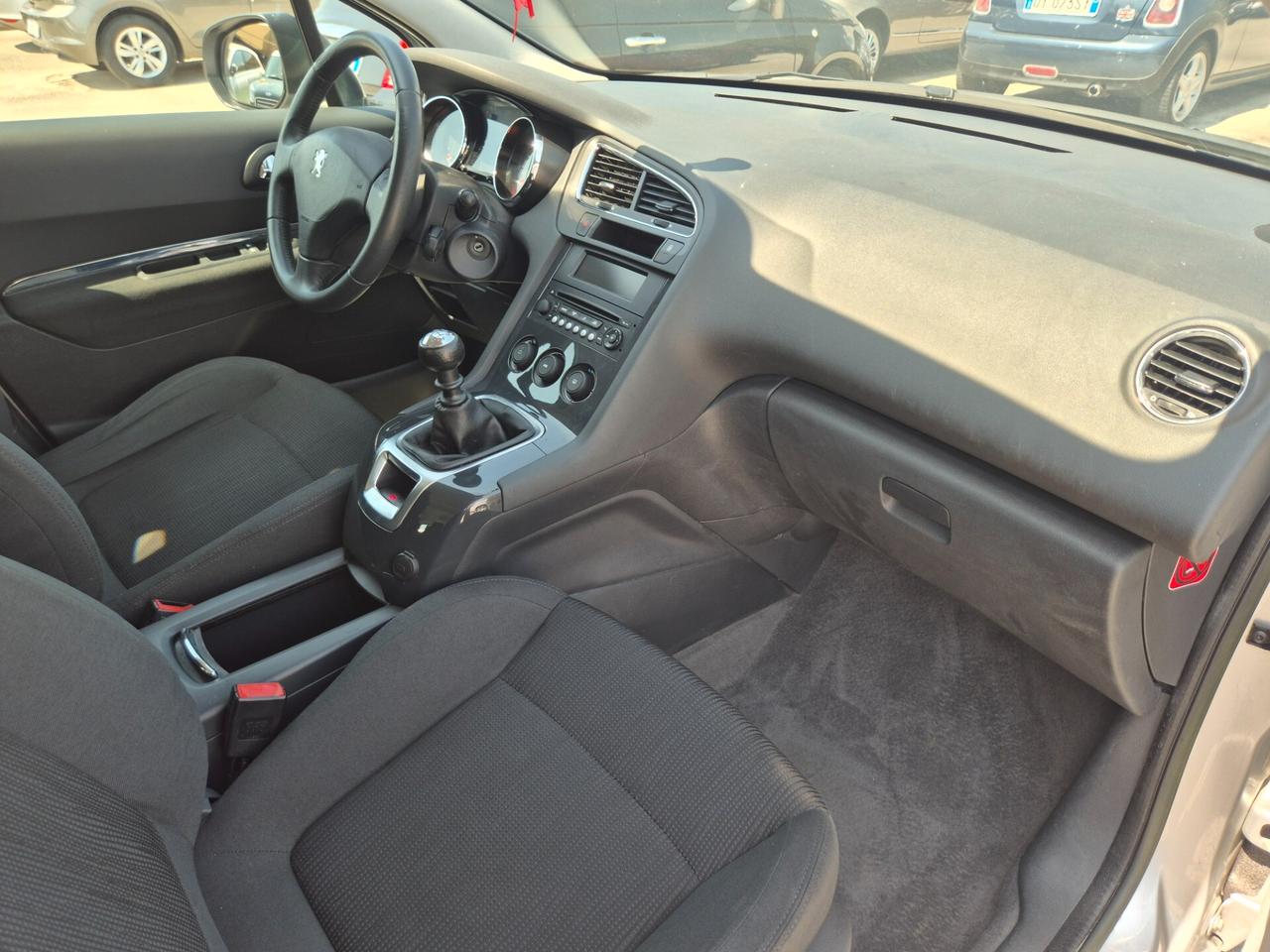 Peugeot 5008 1.6 HDi 115CV Active