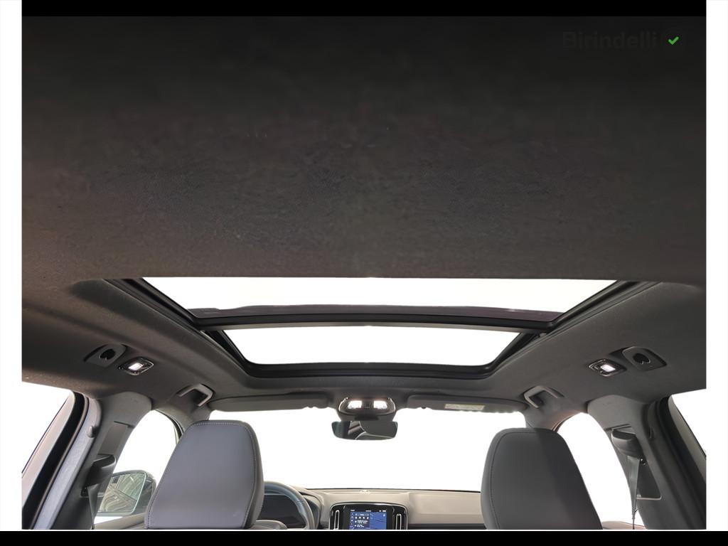 VOLVO XC40 (2017-->) - XC40 B3 automatico Ultra Black Edition