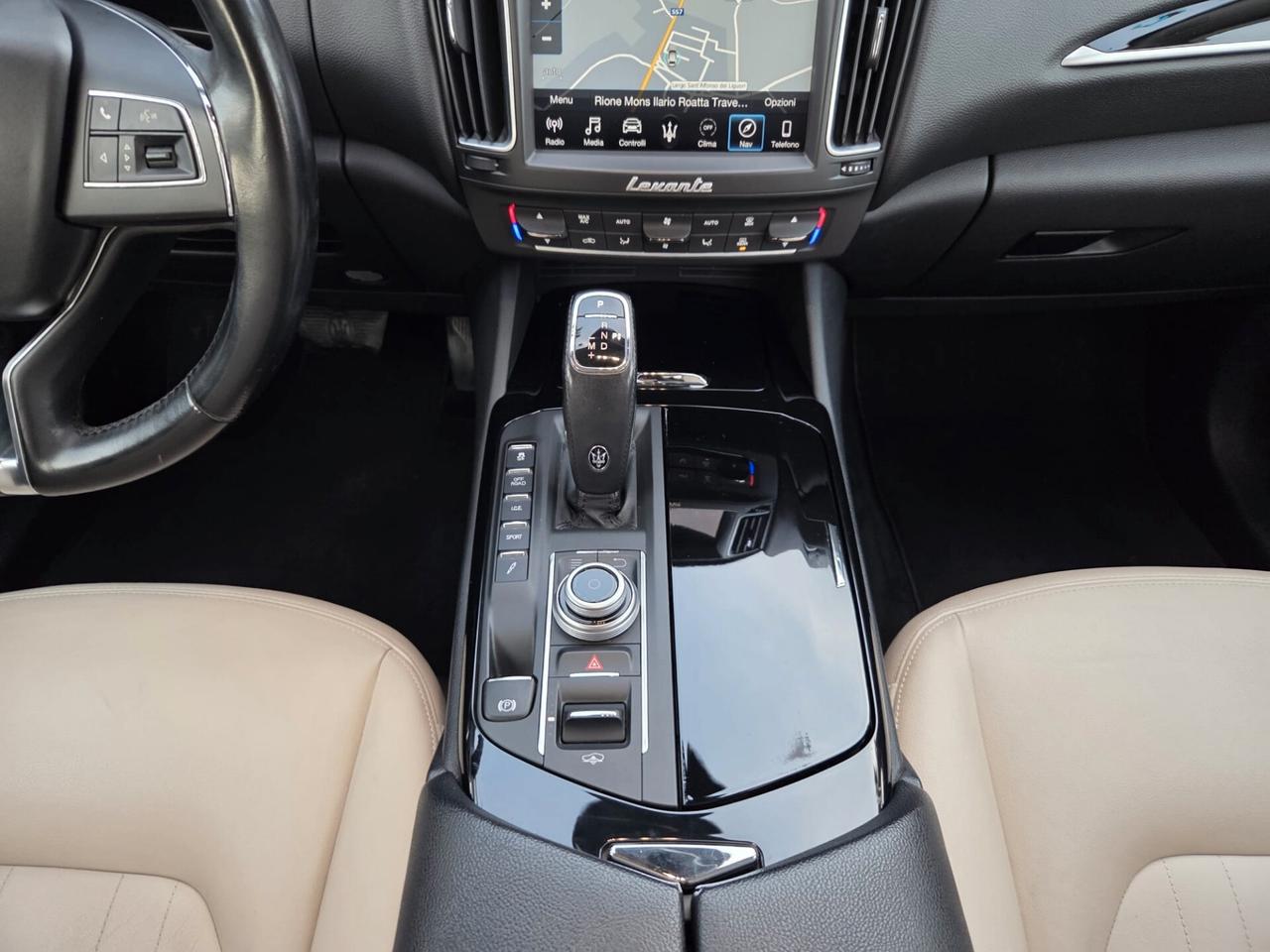 Maserati Levante V6 Diesel 275 CV AWD Granlusso - DA VETRINA !!