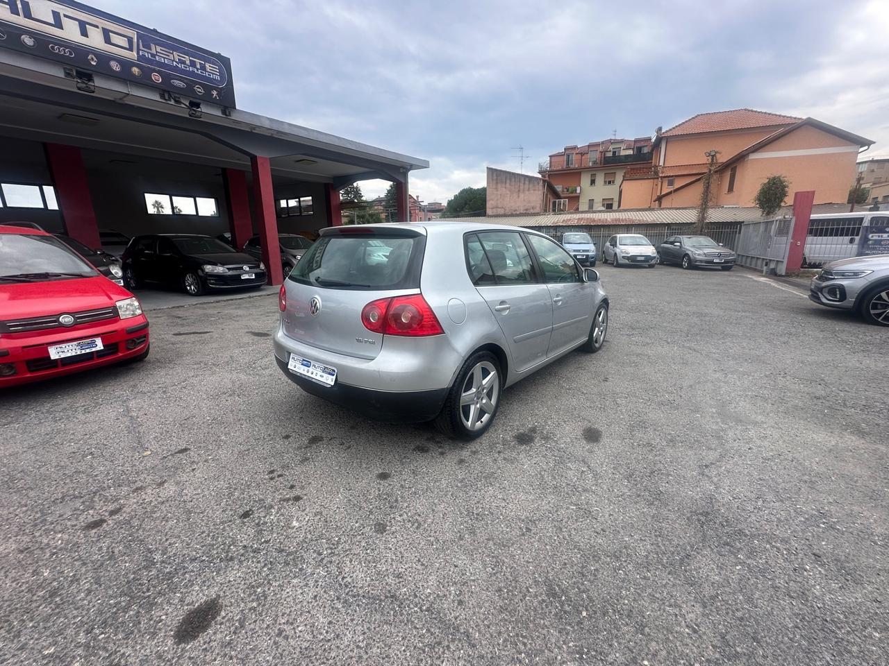Volkswagen Golf 1.6 16V FSI 5p. Sportline